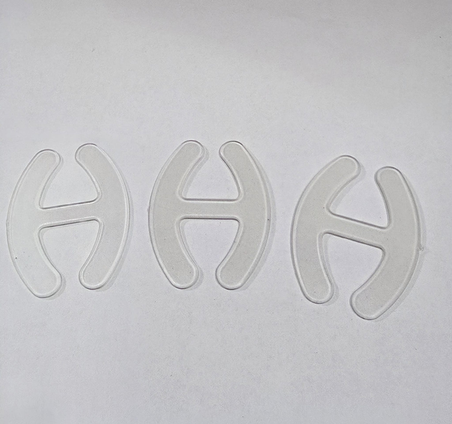Clips transparents per unir els tirants dels sostenidors