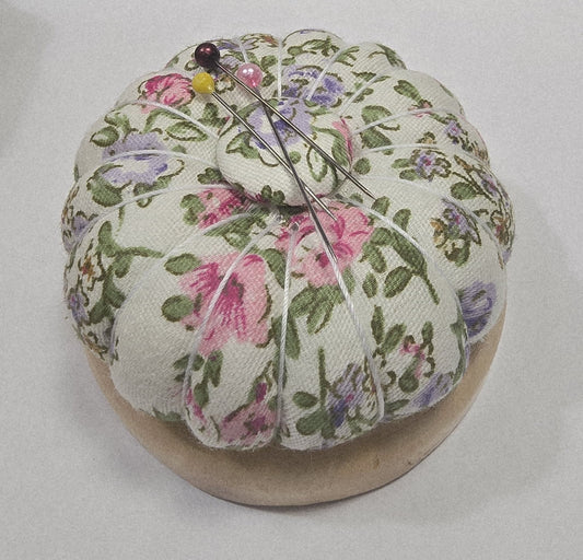 Coixí per agulles amb imant